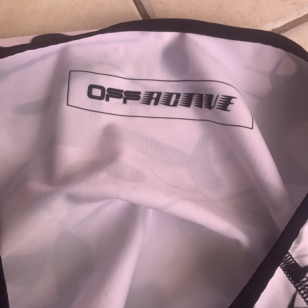 Off White - Limited Top - Picture 3 of 5